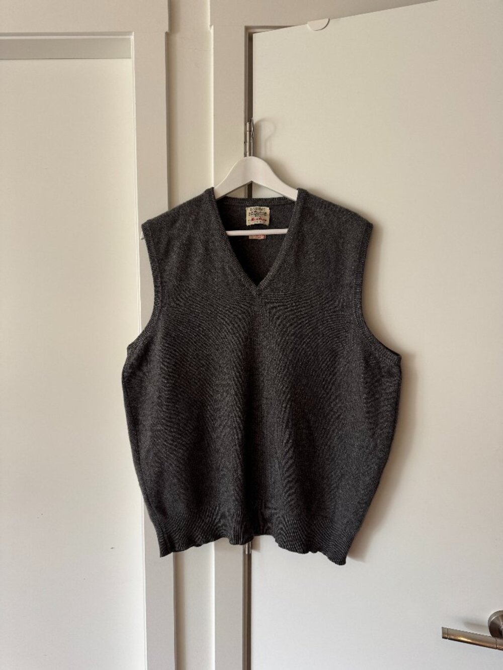 VINTAGE 100% CASHMERE MADE IN ENGLAND EDWARD CHAPMAN SWEATER VEST LARGE